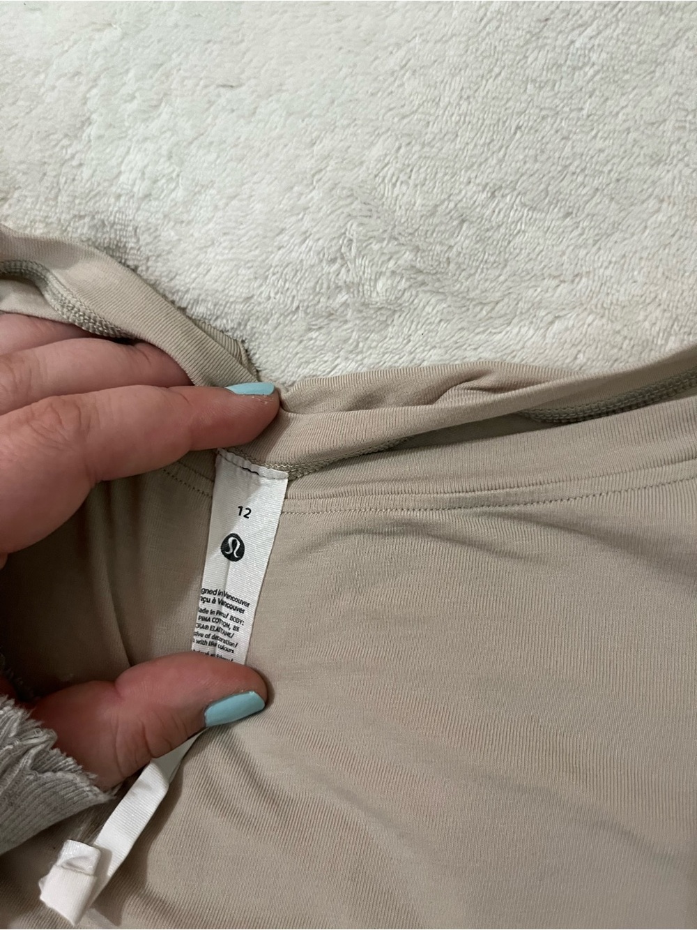 Lululemon Tee - Picture 4 of 4